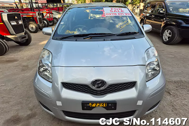 Toyota Vitz in Silver for Sale Image 4