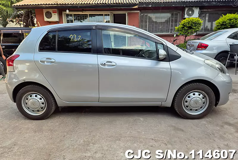 Toyota Vitz in Silver for Sale Image 6
