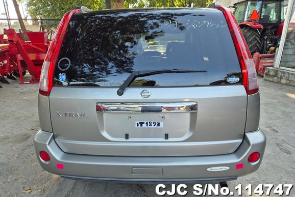 Nissan X-Trail in Beige for Sale Image 4