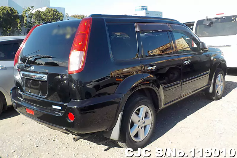 Nissan X-Trail in Black for Sale Image 2