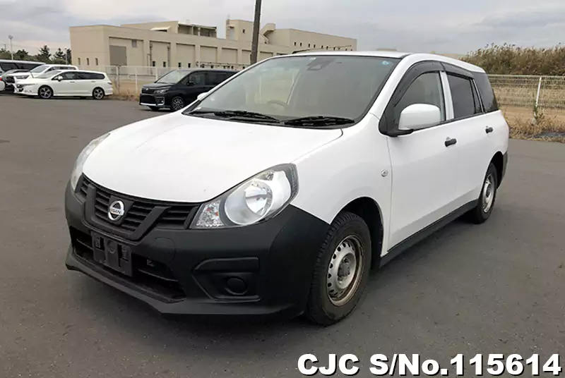 Nissan AD Van in White for Sale Image 3