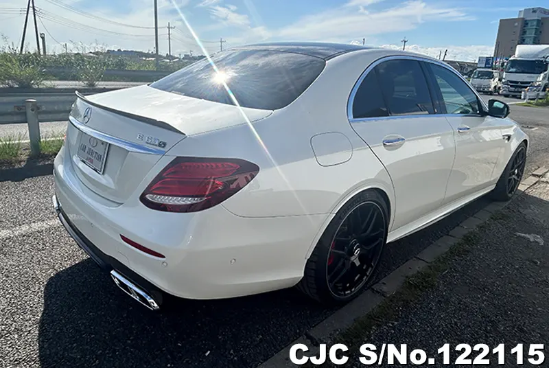 Mercedes Benz E Class in Pearl for Sale Image 3