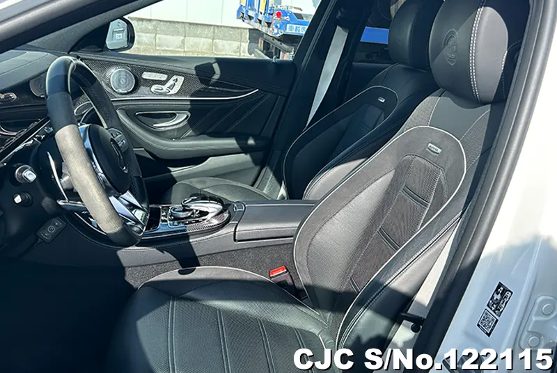 Mercedes Benz E Class in Pearl for Sale Image 8