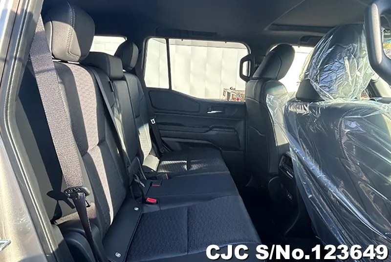 Toyota Land Cruiser 250 in Avante Bronze Metallic for Sale Image 10