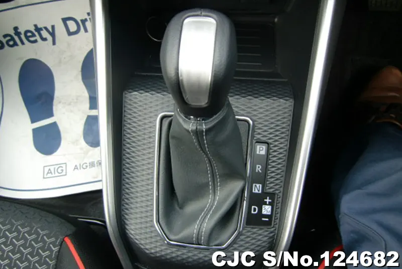 Toyota Raize in White for Sale Image 18