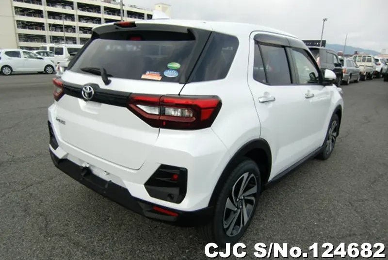 Toyota Raize in White for Sale Image 2