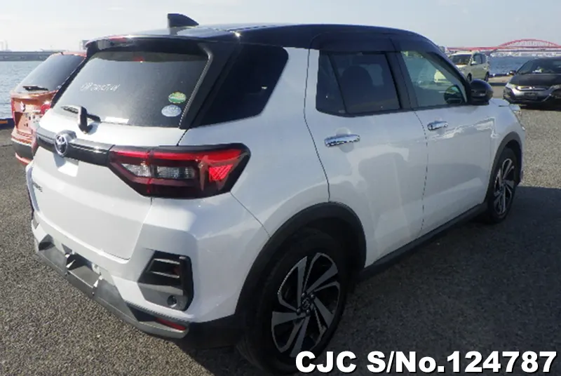 Toyota Raize in White for Sale Image 2