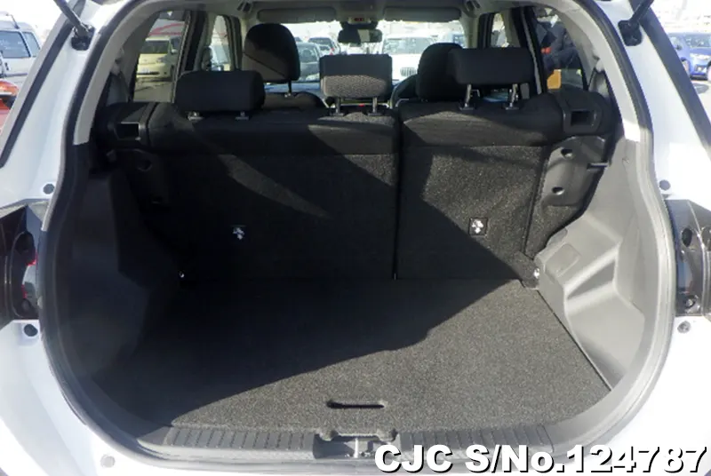 Toyota Raize in White for Sale Image 4