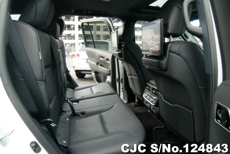 Toyota Land Cruiser in White for Sale Image 12