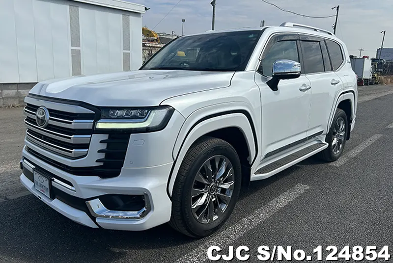 Toyota Land Cruiser in White for Sale Image 3