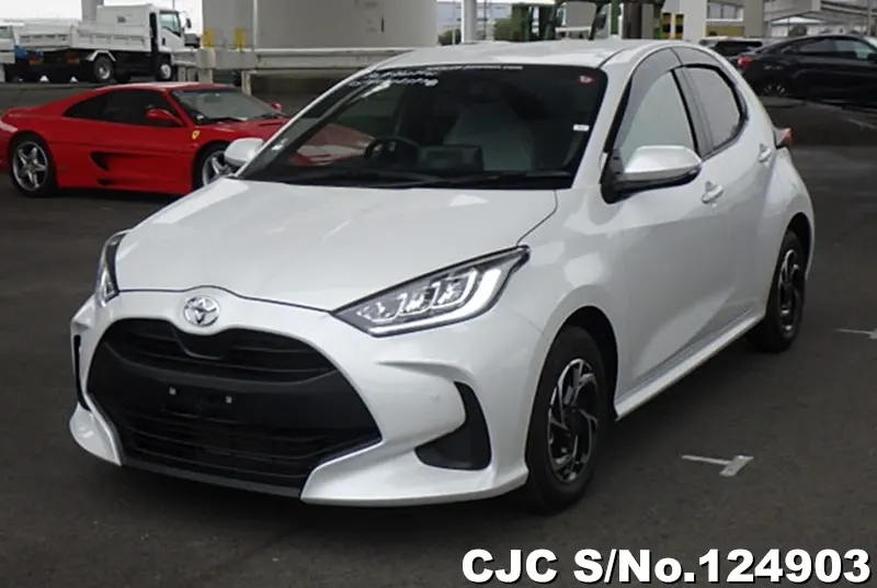 Toyota Yaris in White for Sale Image 3