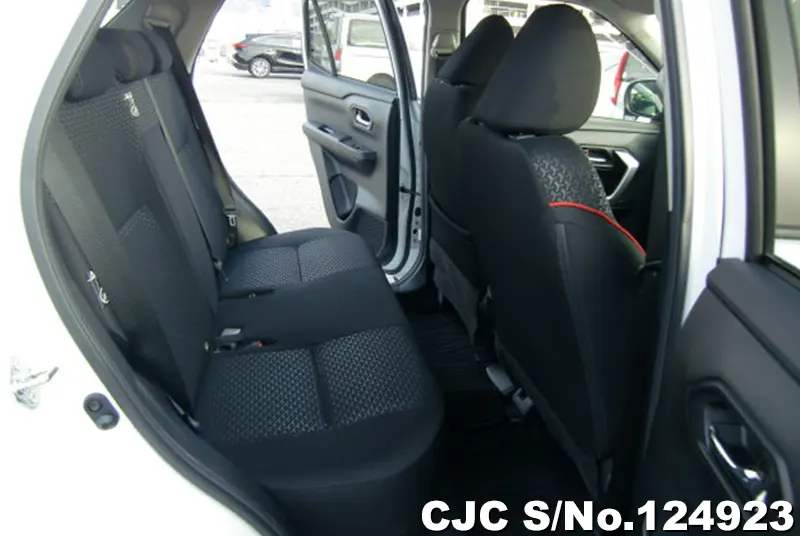 Toyota Raize in White for Sale Image 12
