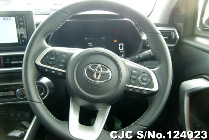 Toyota Raize in White for Sale Image 14