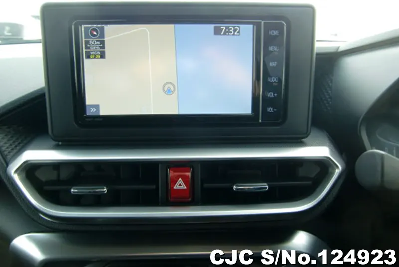 Toyota Raize in White for Sale Image 16