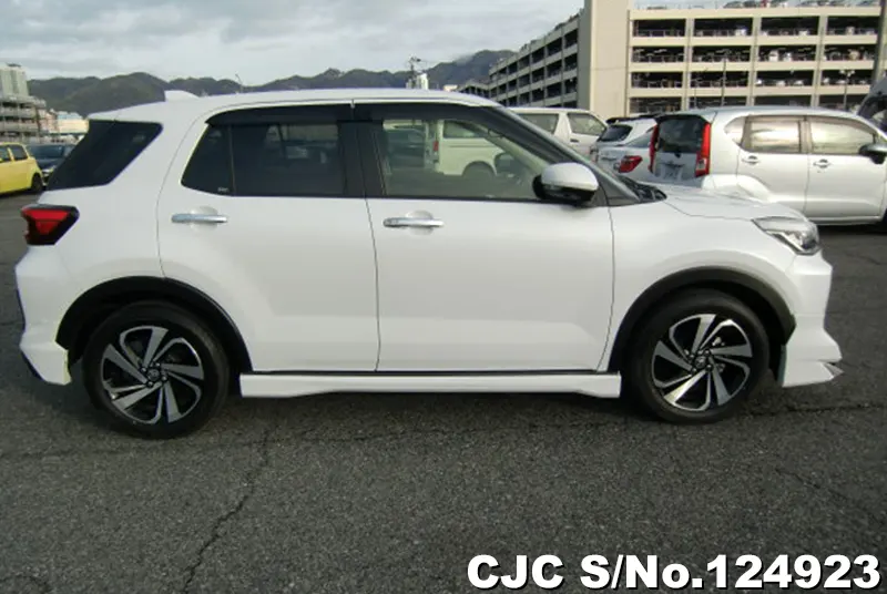 Toyota Raize in White for Sale Image 6
