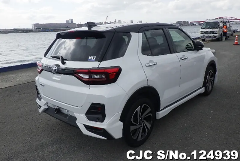 Toyota Raize in White for Sale Image 2