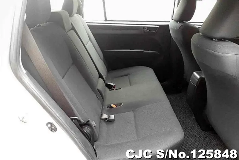 Toyota Corolla Fielder in Silver for Sale Image 8
