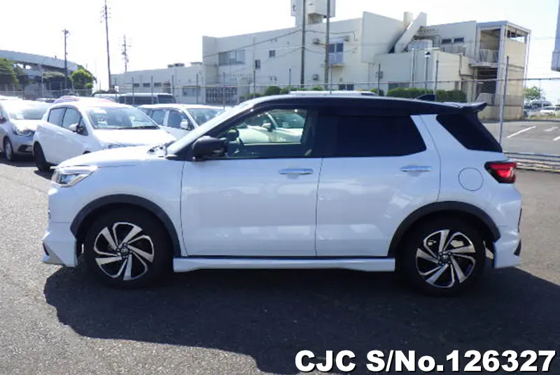 Toyota Raize in White for Sale Image 7