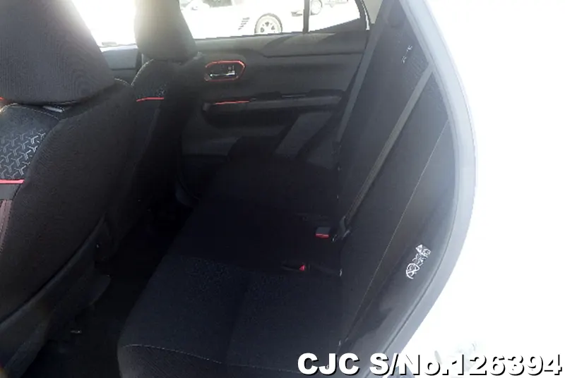 Toyota Raize in White for Sale Image 13