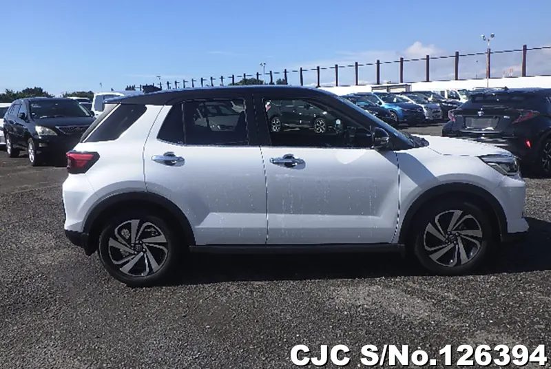Toyota Raize in White for Sale Image 6