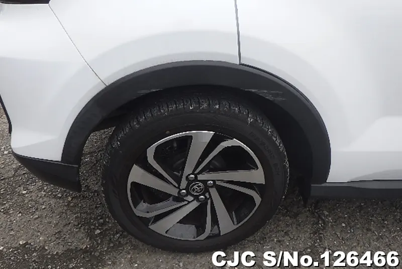 Toyota Raize in White for Sale Image 16