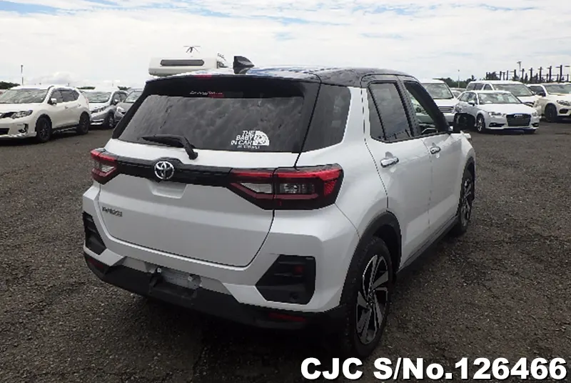 Toyota Raize in White for Sale Image 2