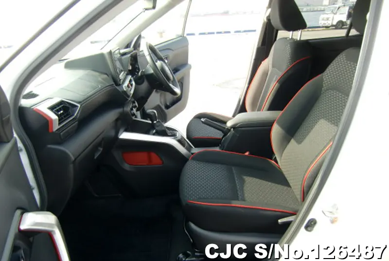 Toyota Raize in Pearl for Sale Image 11