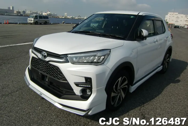 Toyota Raize in Pearl for Sale Image 3