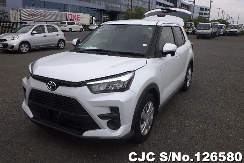 Toyota Raize in White for Sale Image 3