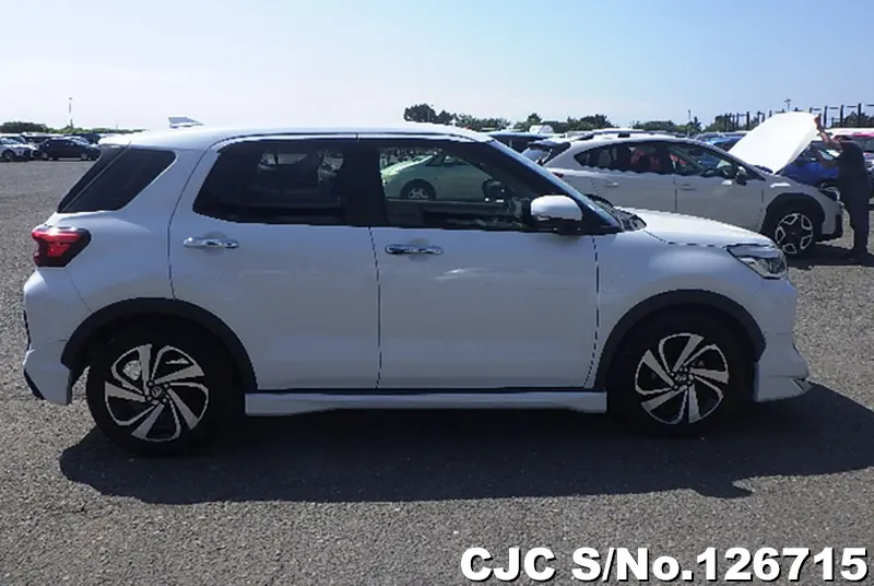 Toyota Raize in White for Sale Image 6