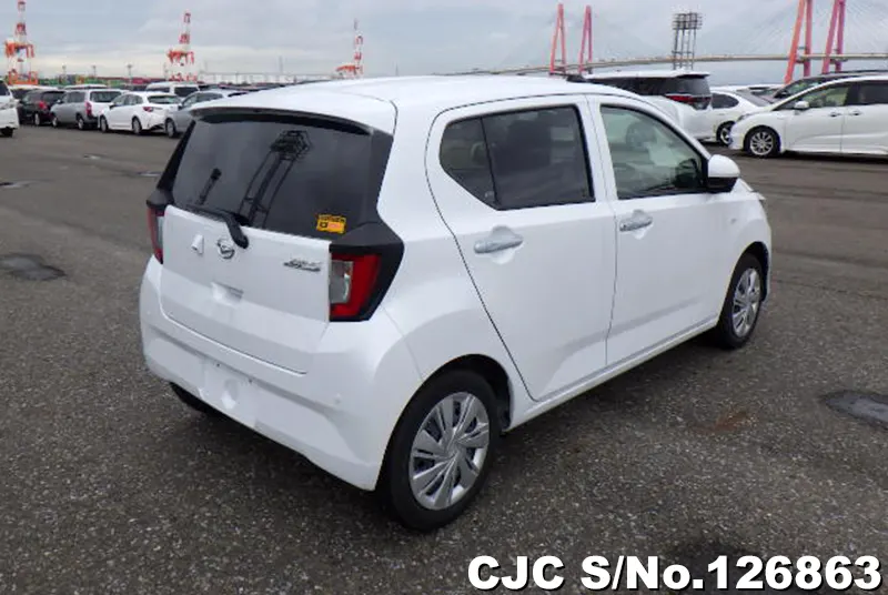 Daihatsu Mira E:S in Pearl for Sale Image 2