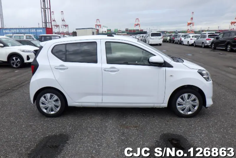 Daihatsu Mira E:S in Pearl for Sale Image 6