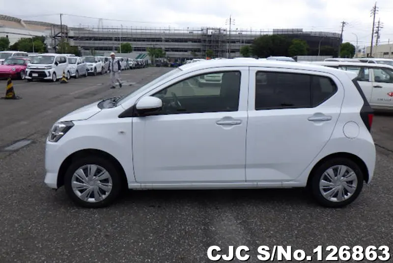 Daihatsu Mira E:S in Pearl for Sale Image 7
