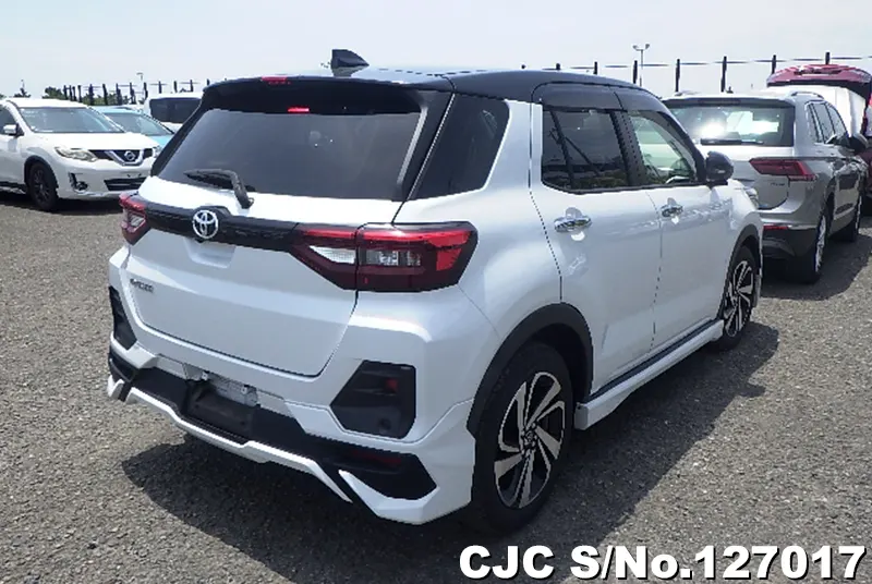 Toyota Raize in Pearl White for Sale Image 2
