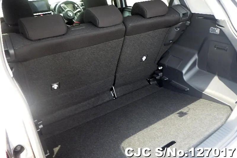 Toyota Raize in Pearl White for Sale Image 4