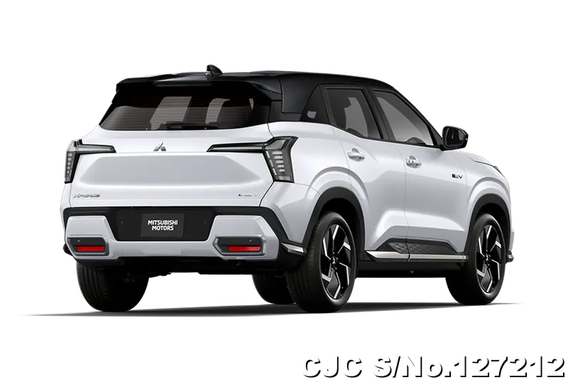 Mitsubishi Xfroce in White Diamond 2 Tone for Sale Image 2