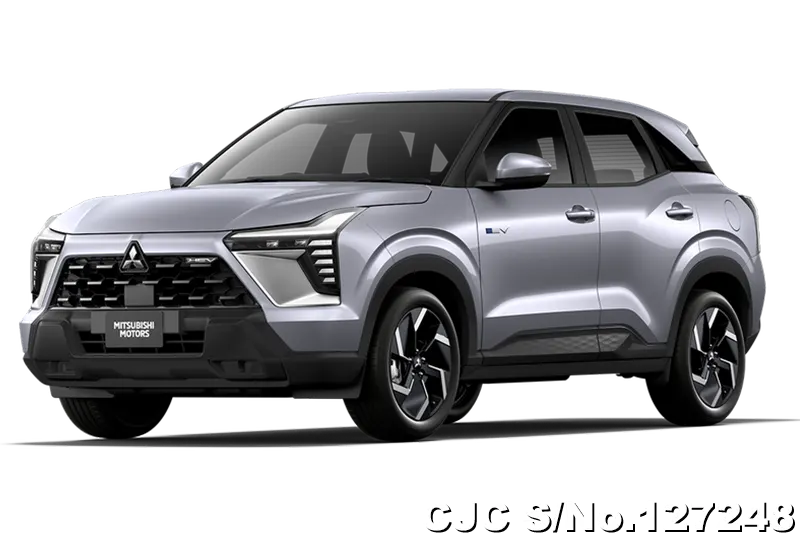 Mitsubishi Xfroce in Blade Silver for Sale Image 3