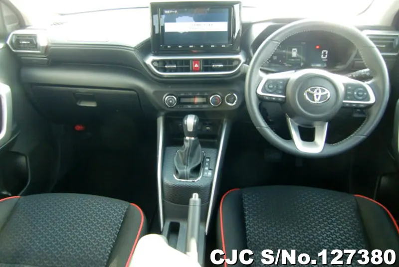 Toyota Raize in Pearl for Sale Image 10