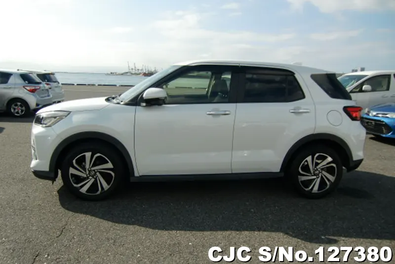 Toyota Raize in Pearl for Sale Image 7