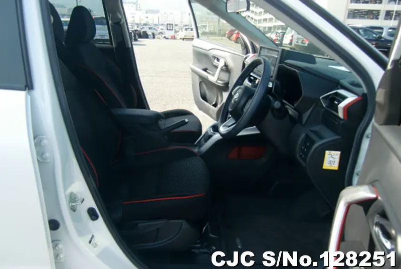 Toyota Raize in Pearl for Sale Image 10
