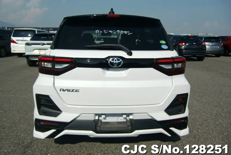 Toyota Raize in Pearl for Sale Image 5