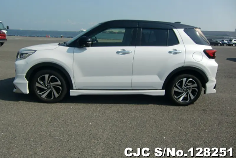 Toyota Raize in Pearl for Sale Image 7