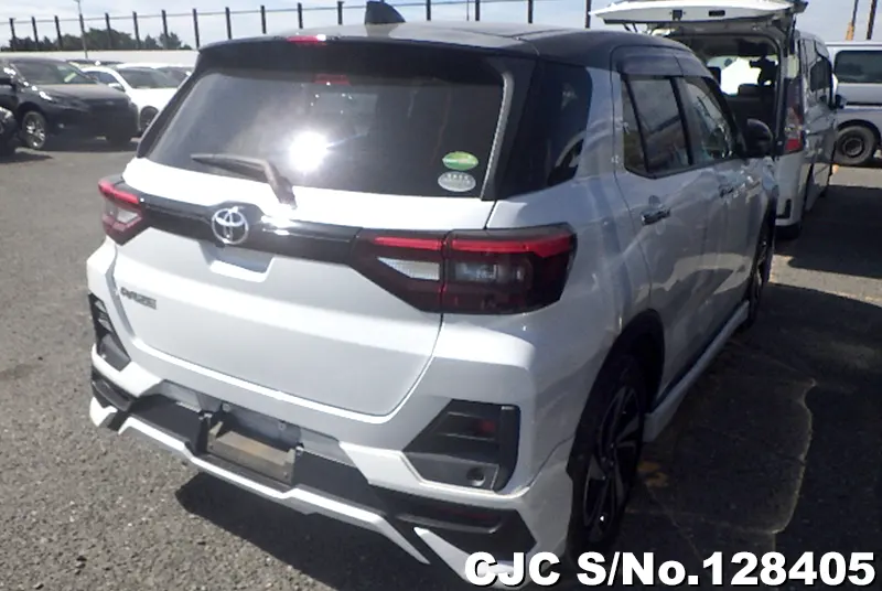 Toyota Raize in Pearl for Sale Image 2
