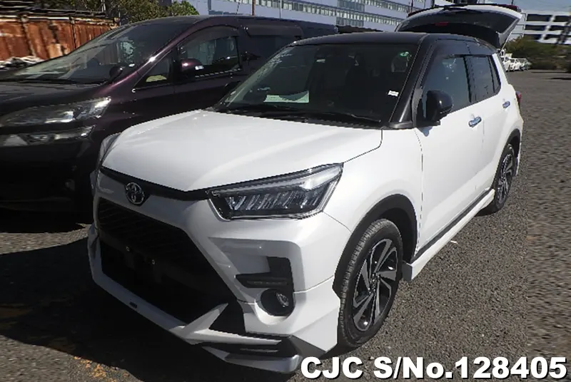 Toyota Raize in Pearl for Sale Image 3