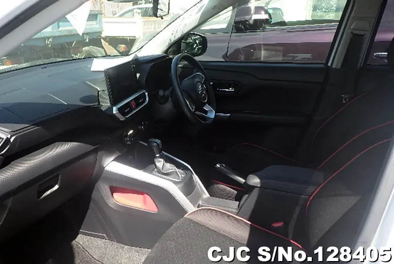 Toyota Raize in Pearl for Sale Image 5