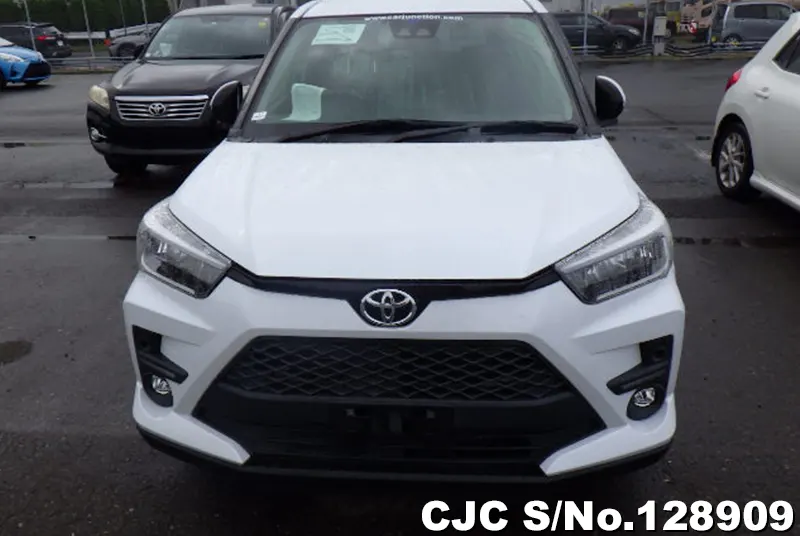 Toyota Raize in Pearl for Sale Image 4