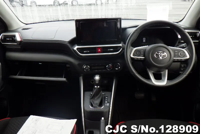 Toyota Raize in Pearl for Sale Image 7