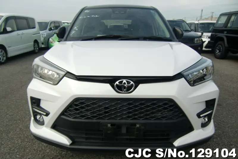 Toyota Raize in White for Sale Image 4