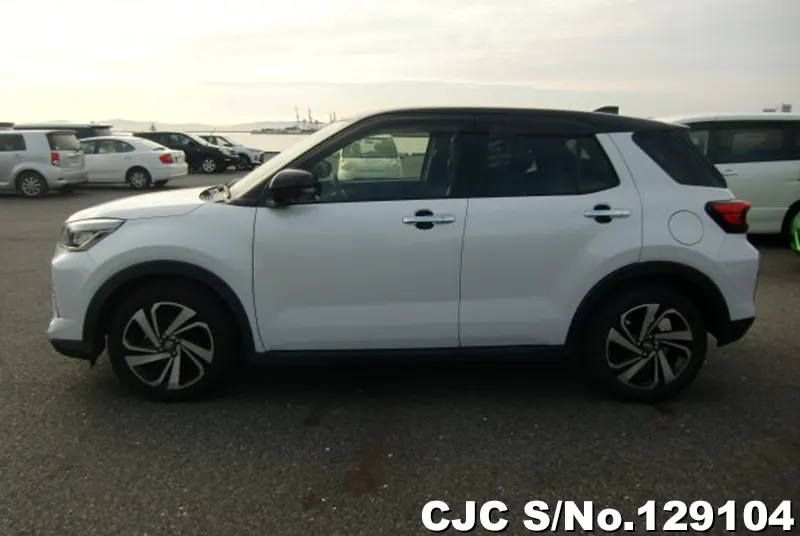 Toyota Raize in White for Sale Image 7