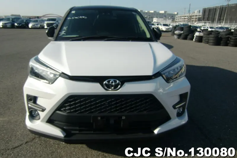 Toyota Raize in White for Sale Image 4